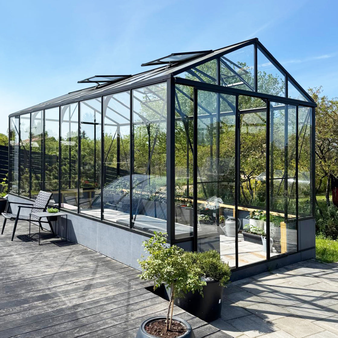 ON-WALL MODERN greenhouse