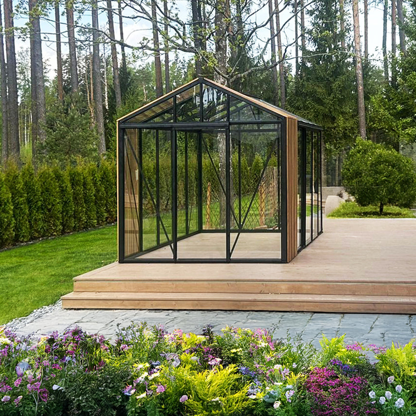 Aluminium greenhouse with wooden elements