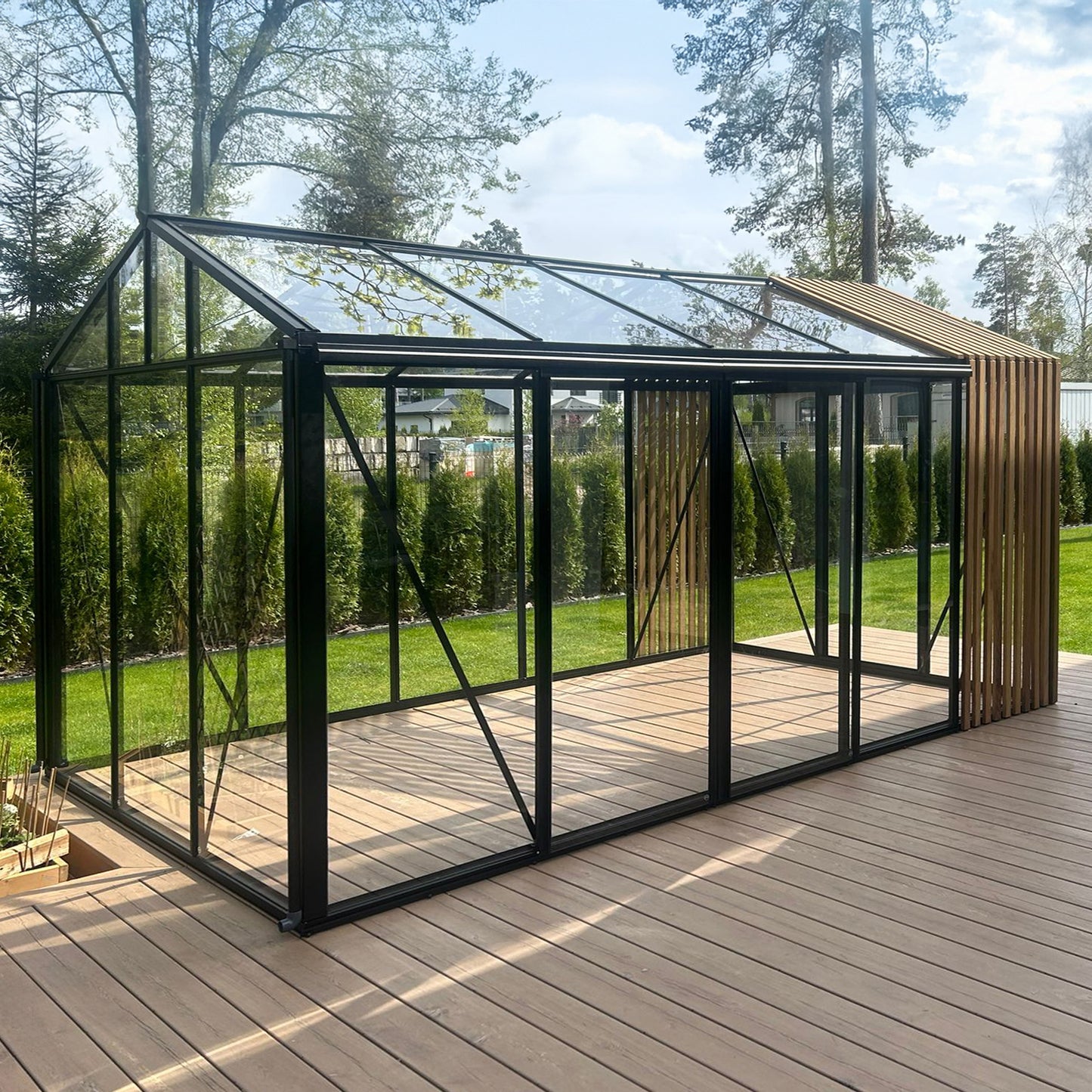 Aluminium greenhouse with wooden elements