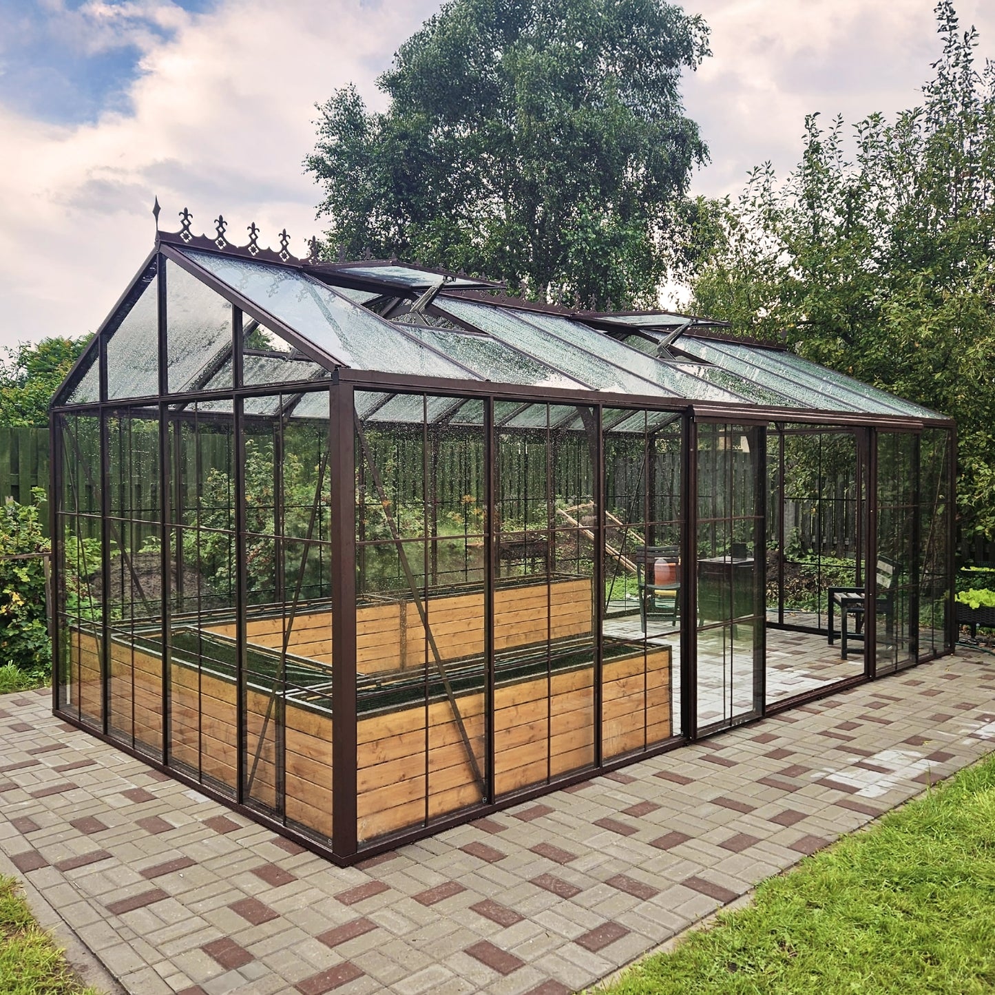 CLASSY greenhouse